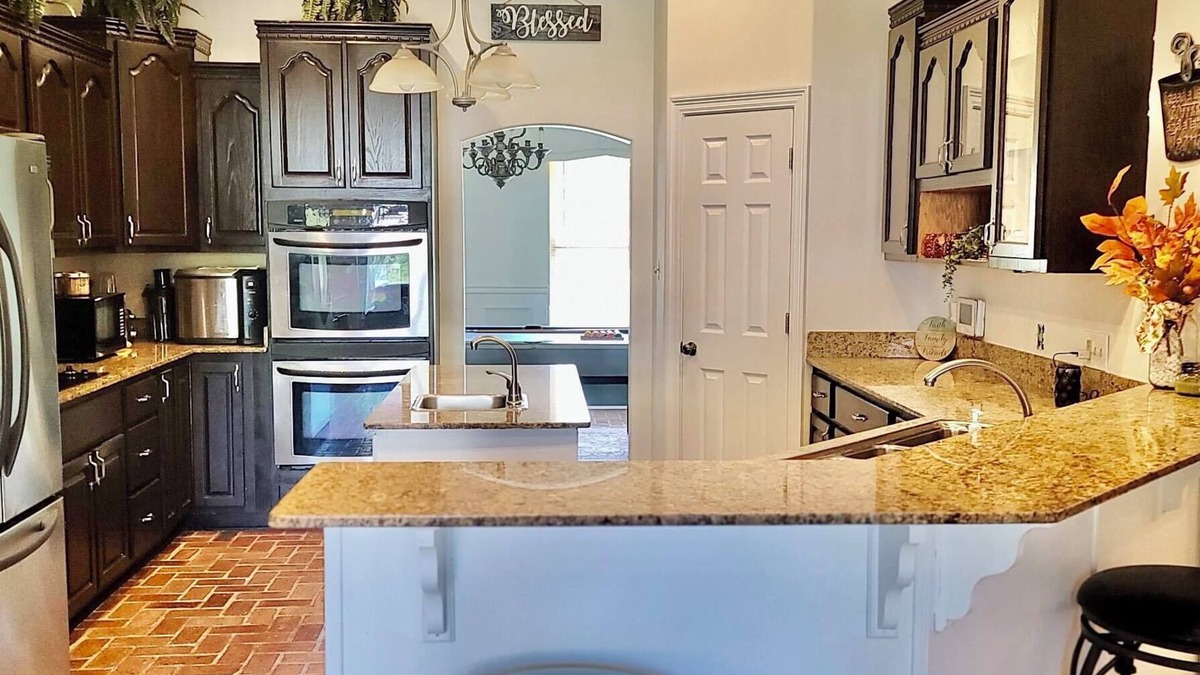 Gulfport House | Enjoy Your Whole Family In one House W/13 Beds