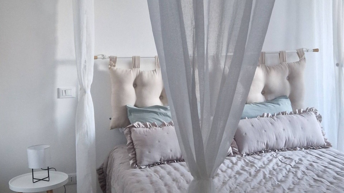 Lovere Apartment | Enrica apartment, elegant, near the lake historic center free parking