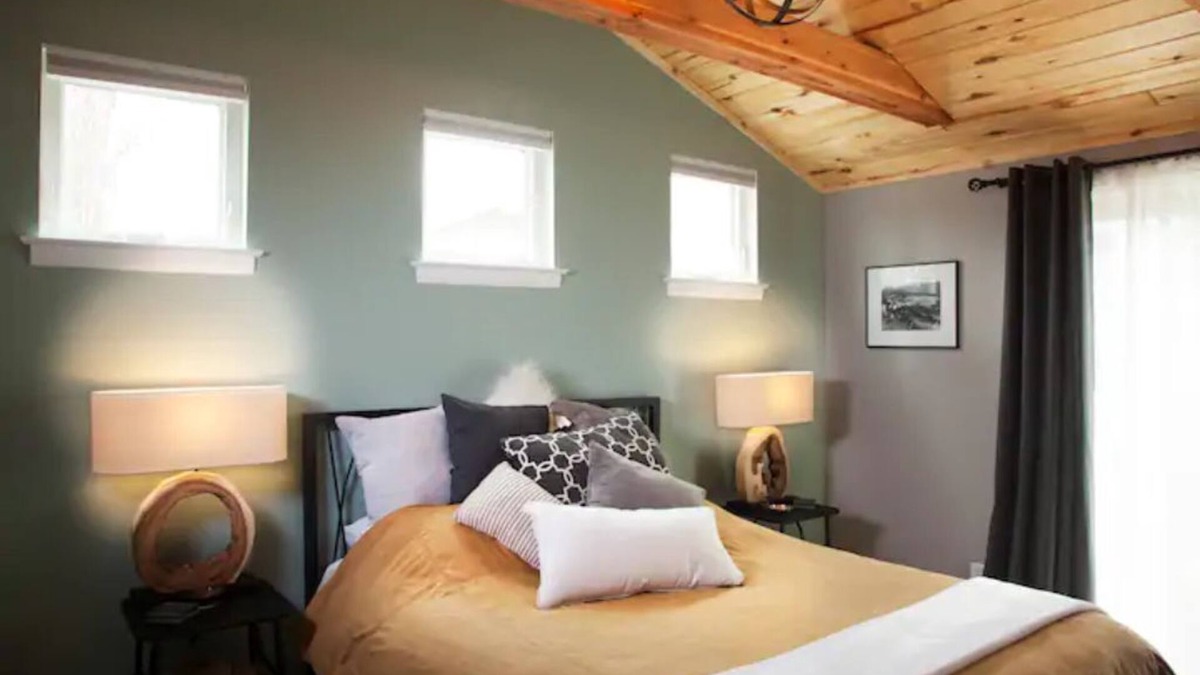 University Park Apartment | Ensuite Escape Old Town Ft. Collins - Over 400 5-Star Reviews on Air B N B
