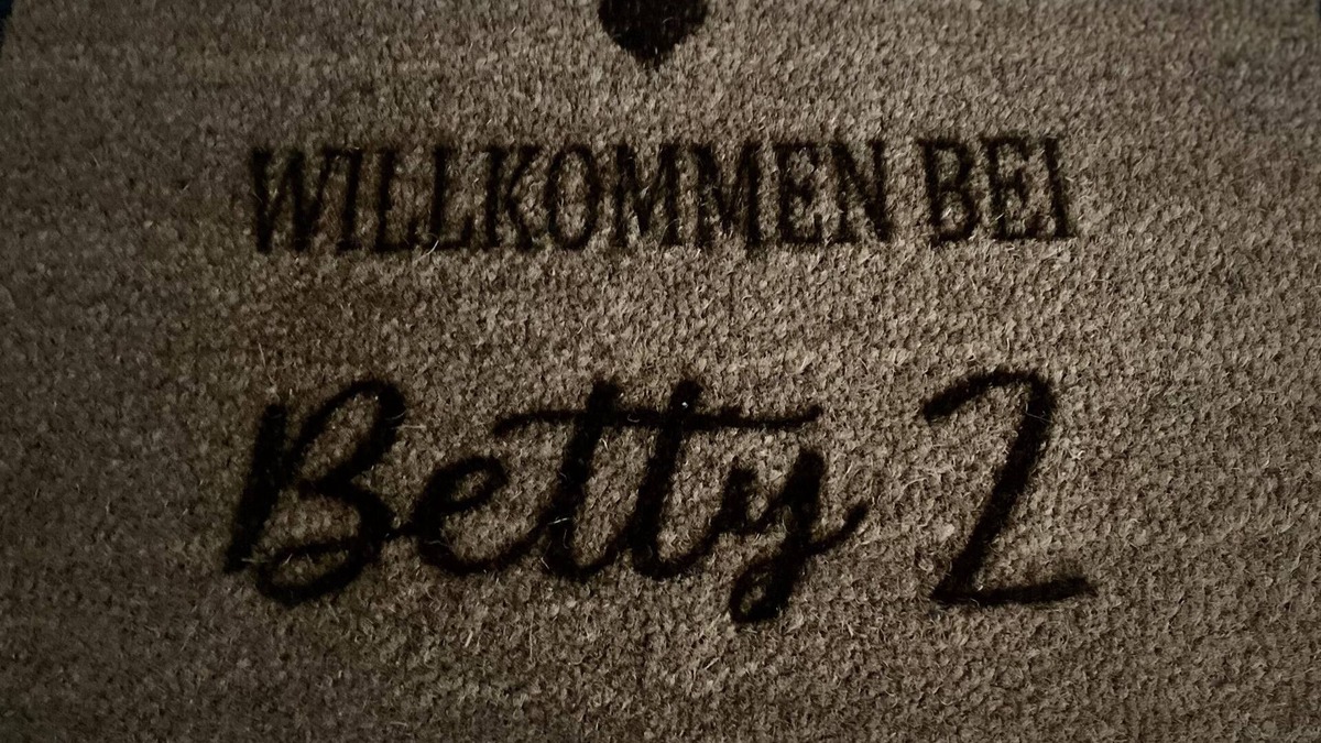 Alt-West Condo | Enter and feel good