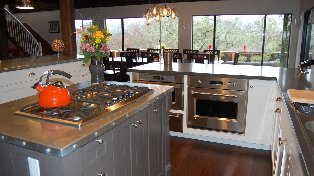 Calistoga House | Entertainer's Home With Chef's Kitchen Overlooking Napa Valley