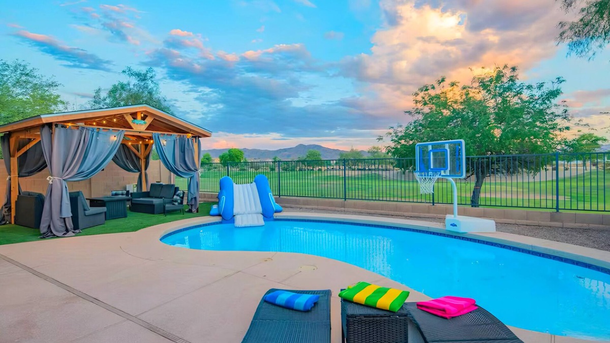 Rogers Ranch House | Entertainment Escape:Pool,Games &Views