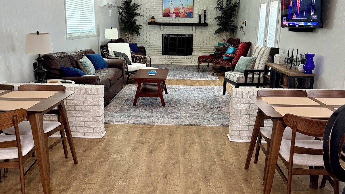 Long Beach House | Entertainment & Location- Something for Everyone!