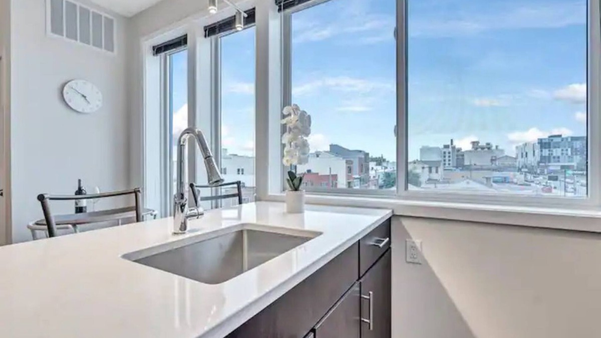 Passyunk Square Apartment | Entire 1BD Lux Pet Friendly Roku ac W/D WIFI