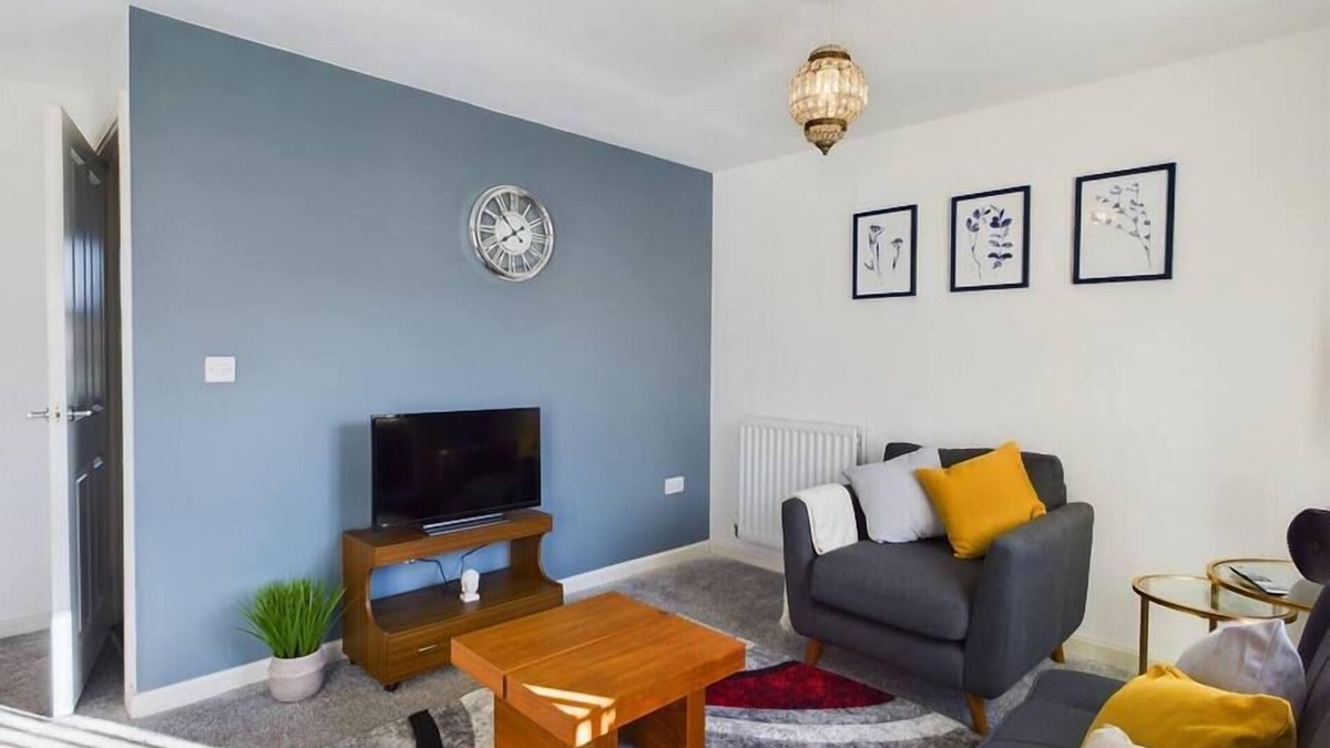 Stafford House | Entire 3-BRHouse in Stafford Parking/wi-fi/netflix
