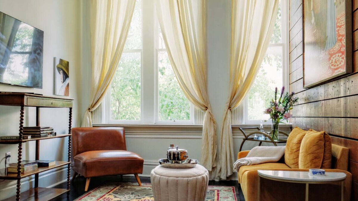 Natchez Apartment | Entire Above Gallery Suites