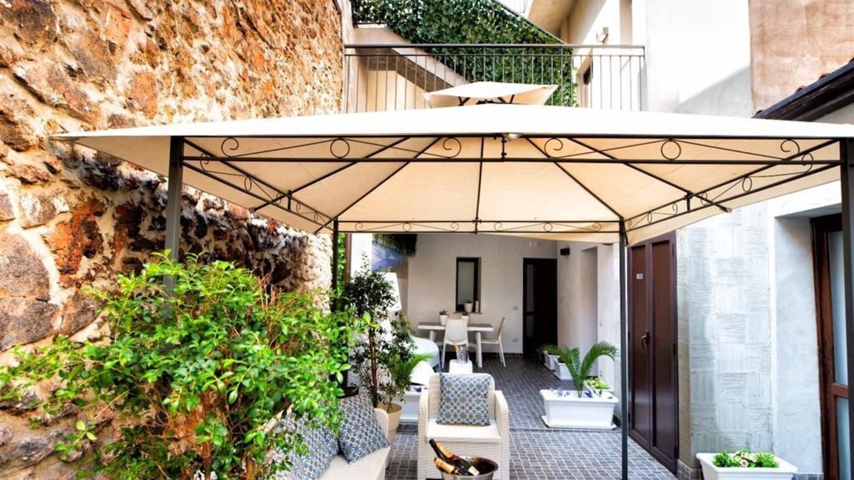 Monte Po-Nesima-San Leone-Rapisardi House | Entire accommodation in Catania center up to 13 beds