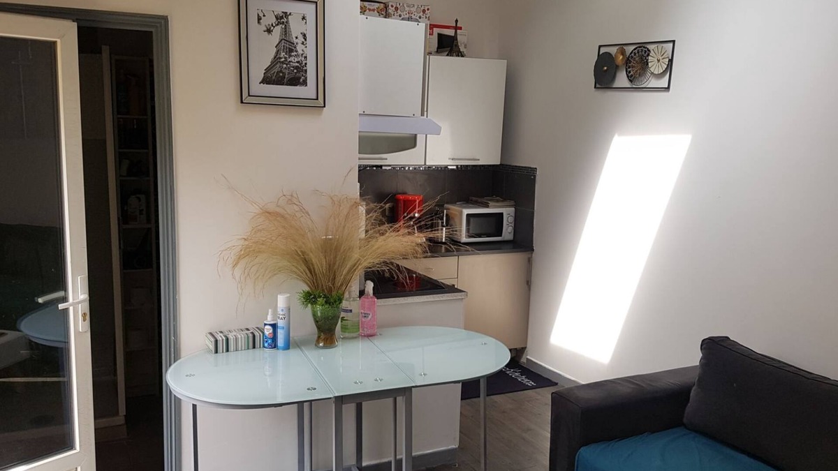 Esbly Apartment | Entire accommodation near Disney Land Paris with WiFi and close transport.