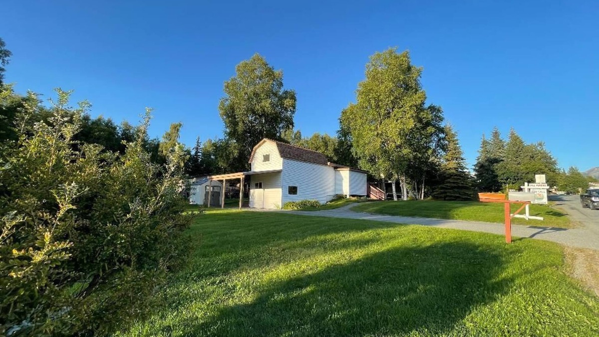 Old Seward - Oceanview House | Entire Birch Cottage on the large lot next to the Ocean View Park.