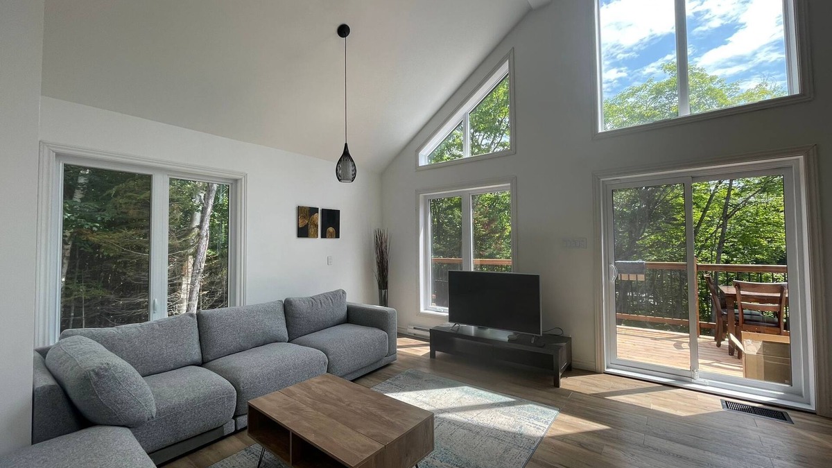 Entrelacs Ski Chalet | Entire chalet with Spa near Lake & Beach