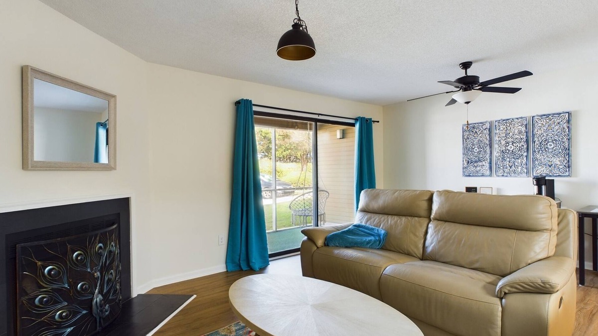 Columbia Condo | Entire Condo - Safe, Gated Community - 4 miles to Downtown Columbia