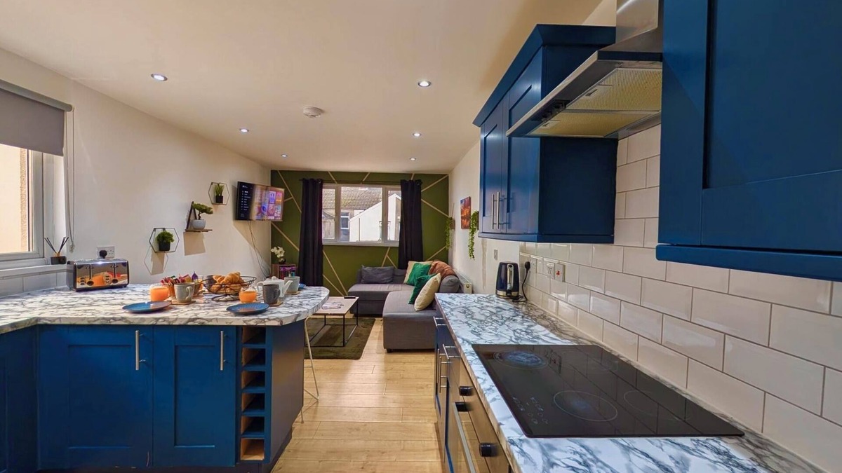 Cardiff City Centre Apartment | Entire cosy and modern City Centre apartment with free parking