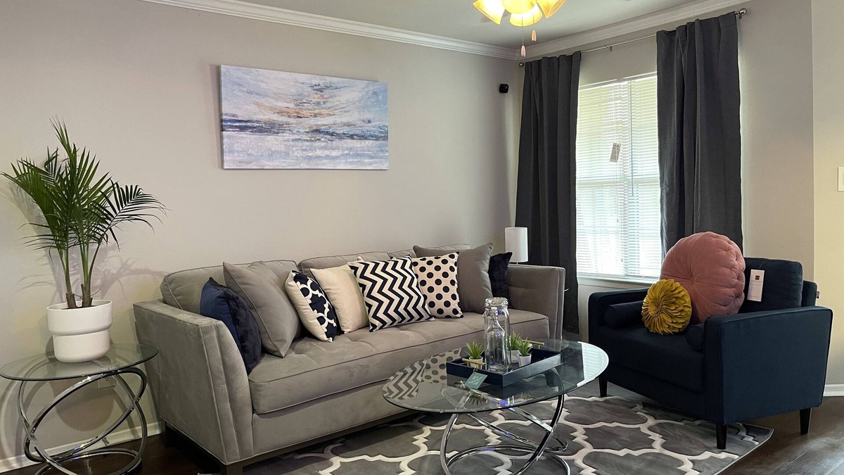 North Druid Hills Apartment | ENTIRE Cozy 1BR/1BA King Ste Condo + Free Parking + Controlled Access + Sleeps 4