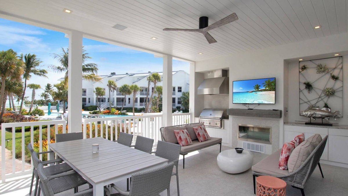 Islamorada Condo | Entire Floor - 8 BR overlooking pool, sandy beach & Ocean! Luxury finishings
