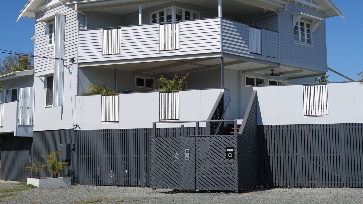 Wynnum Apartment | Entire Floor @ St Cath's Cottage, Wynnum by the Bay