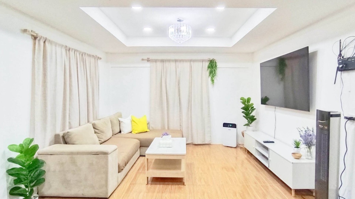 Suan Luang House | Entire House for 9 people near BTS Onnut