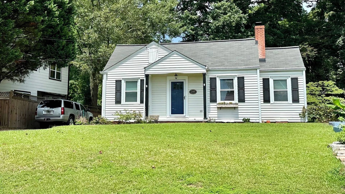Marietta House | Entire home, charming 3-2 near the Marietta square!