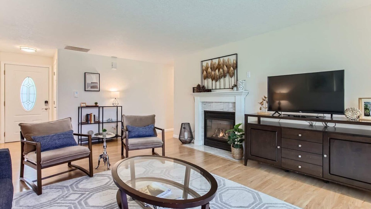 Greenburg House | Entire home: Charming Home with Beautiful Yard