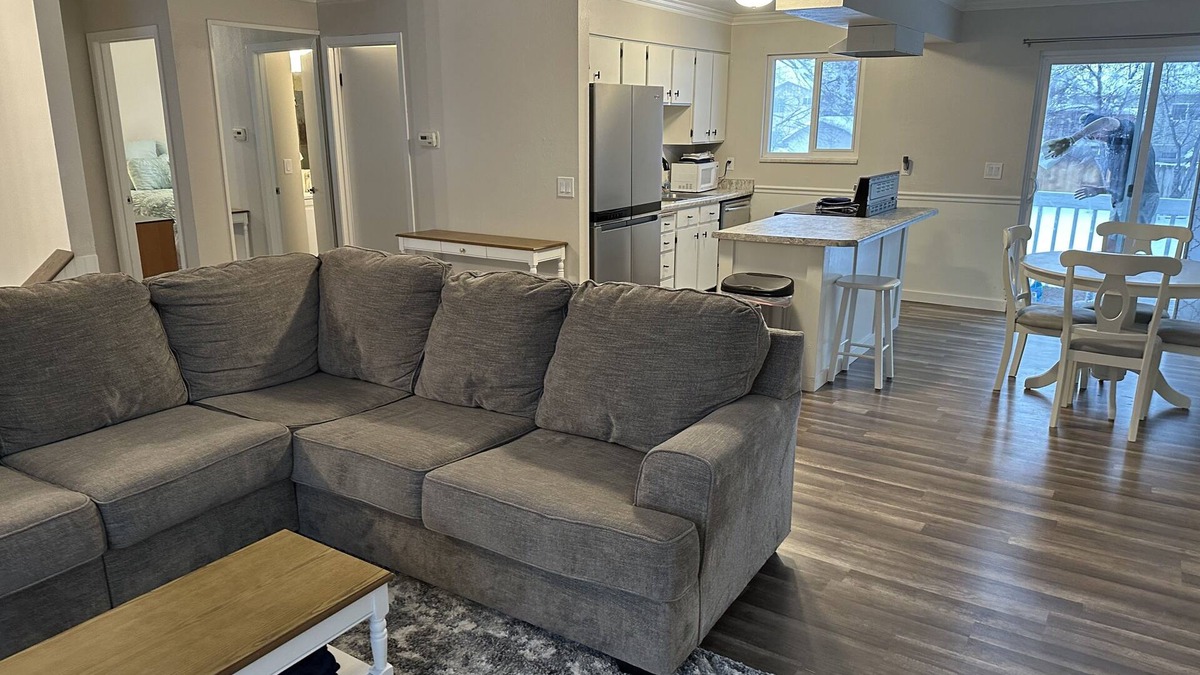 Riverton House | Entire Home - Family/Kid/Pet Friendly - Yard - Happy Place!