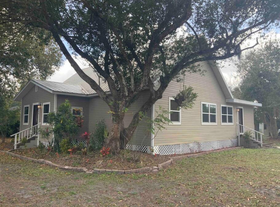 Arcadia Historic District House | Entire home in Arcadia Historical District