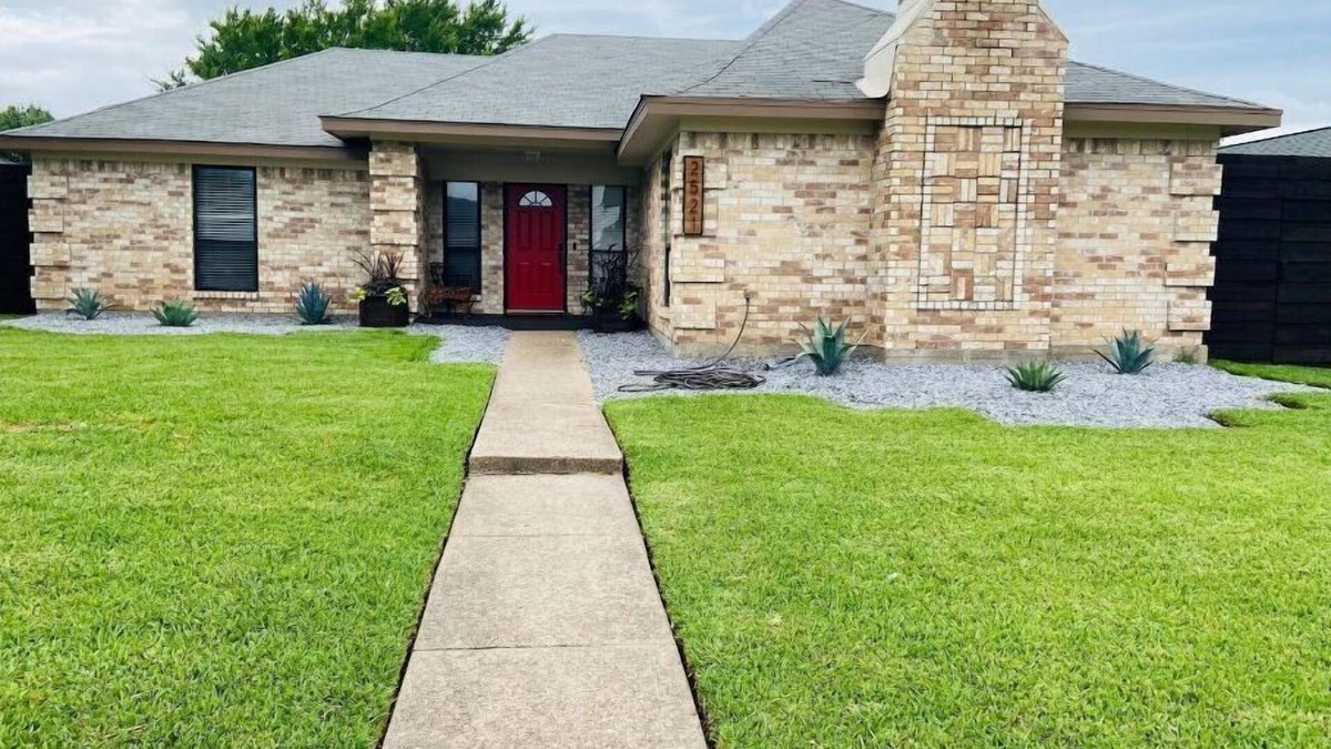 Garland House | Entire Home in Garland Full of Entertainment