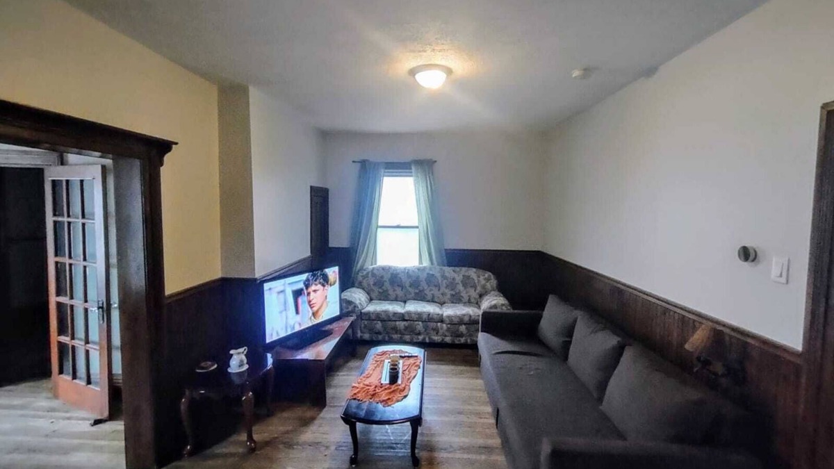 Midland House | Entire Home in Midland with seasonal Cottage Patio Suite