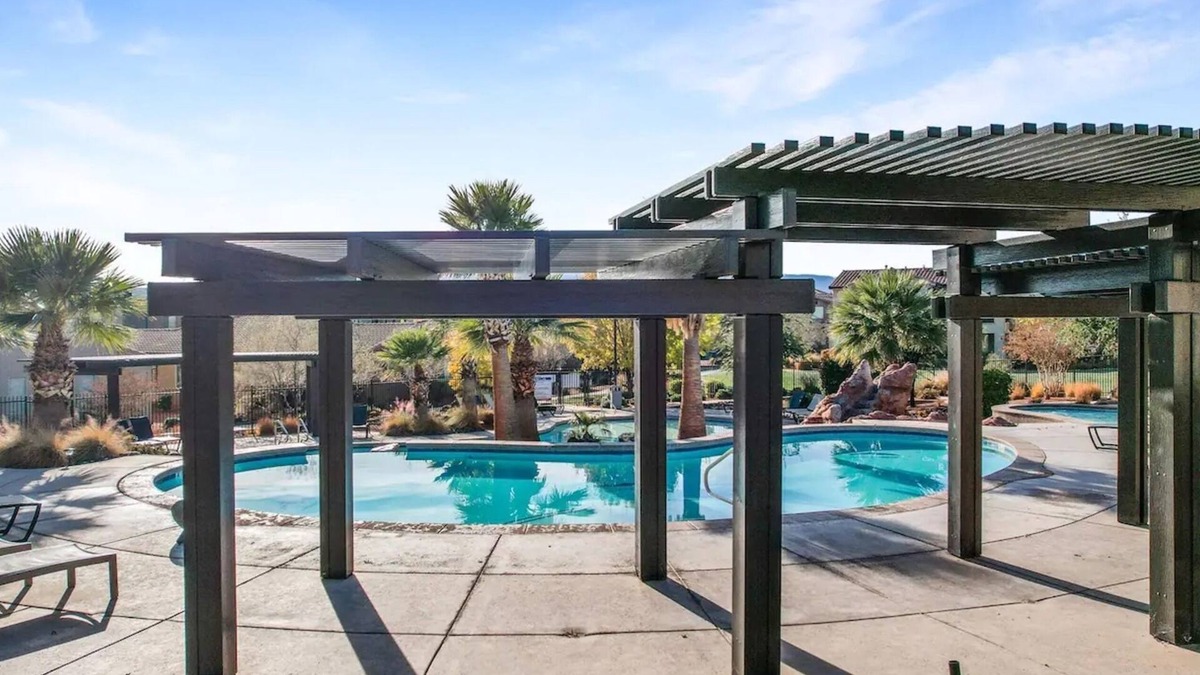 Santa Clara House | Entire Home Paradise Pools 2 King Suites