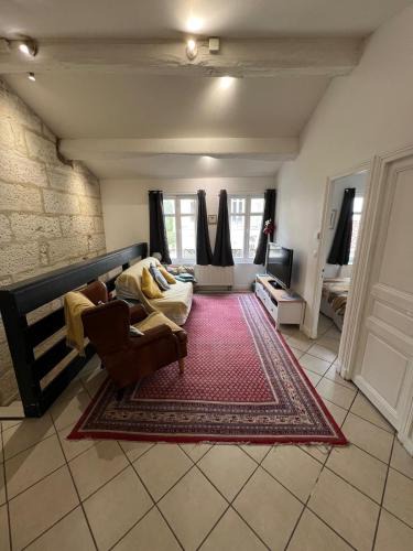 Saintes House | Entire house city center reserved parking