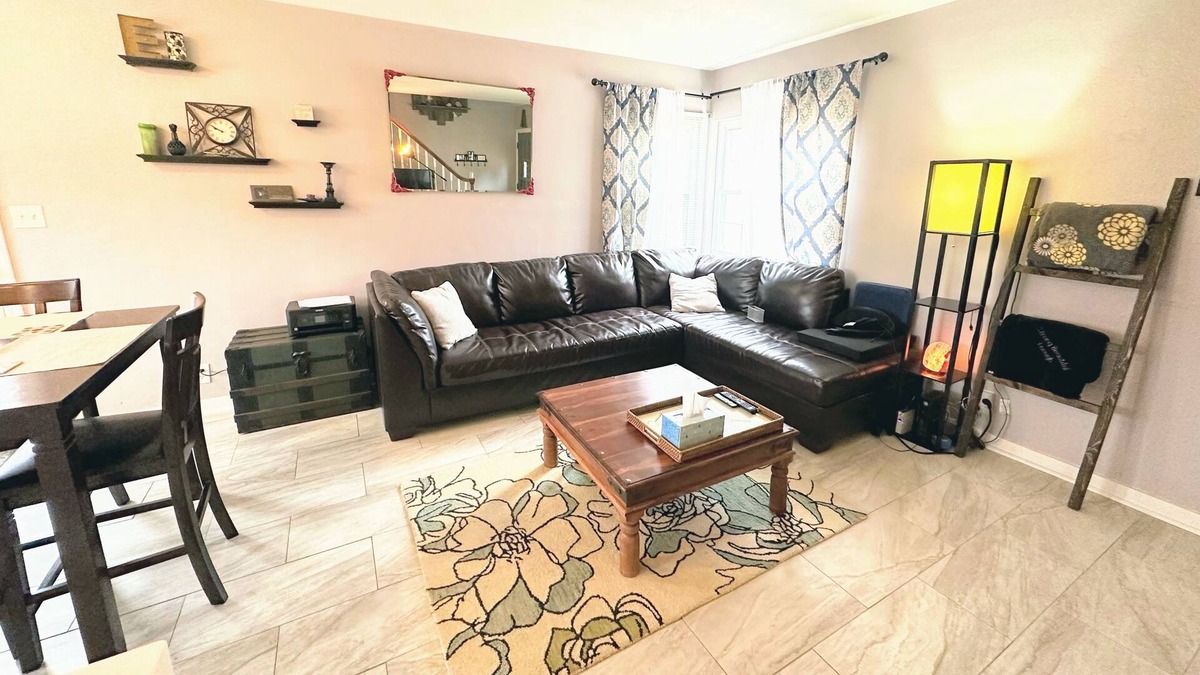 North Kansas City House | Entire House in Perfect Location! Renovated & Cozy w/ Chill Patio & Grill Dining