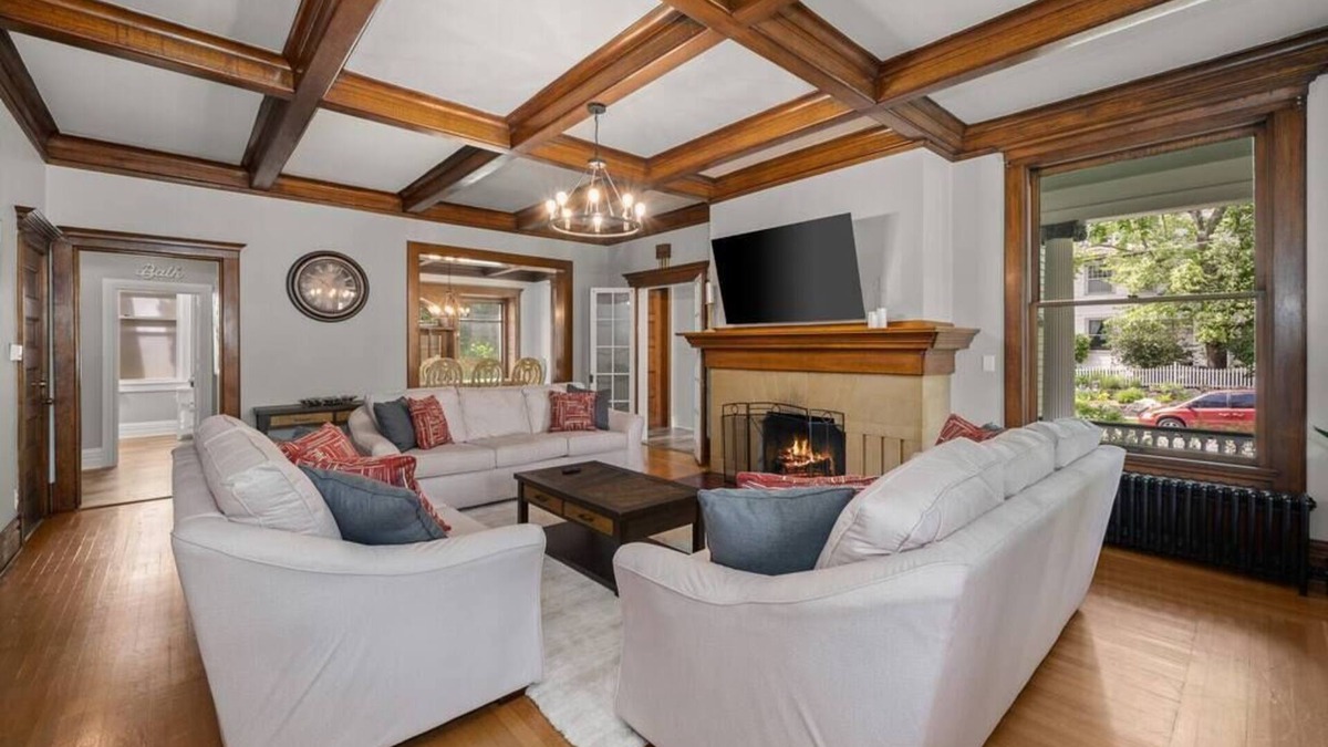 Spokane Apartment | Entire Main level of Beautiful Historic Home!