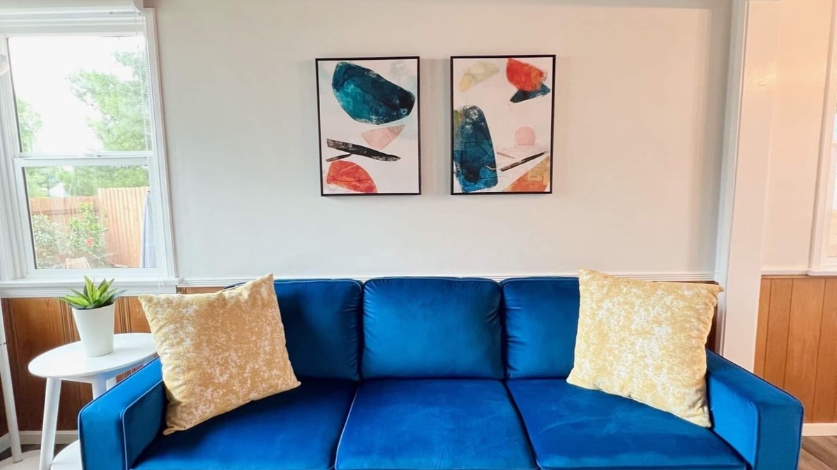 La Crescenta-Montrose House | Entire mid-century modern 1/1 house with garage
