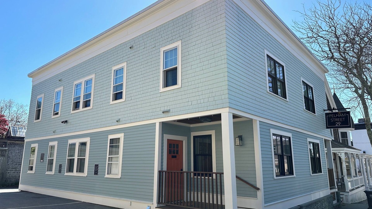 Newport House | Entire Modern 7 Unit 7 Bath Boutique Inn on historic Pelham St. in downtown Newport