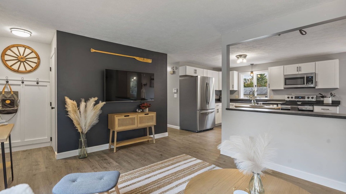 Windham House | Entire Modern Chic Home in Windham