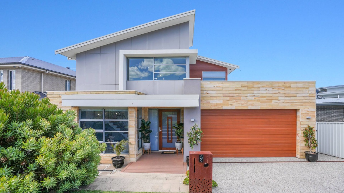 Shell Cove House | Entire Ocean View Shell Cove Mansion - Sleeps 16 guests 5 minute from the beach!