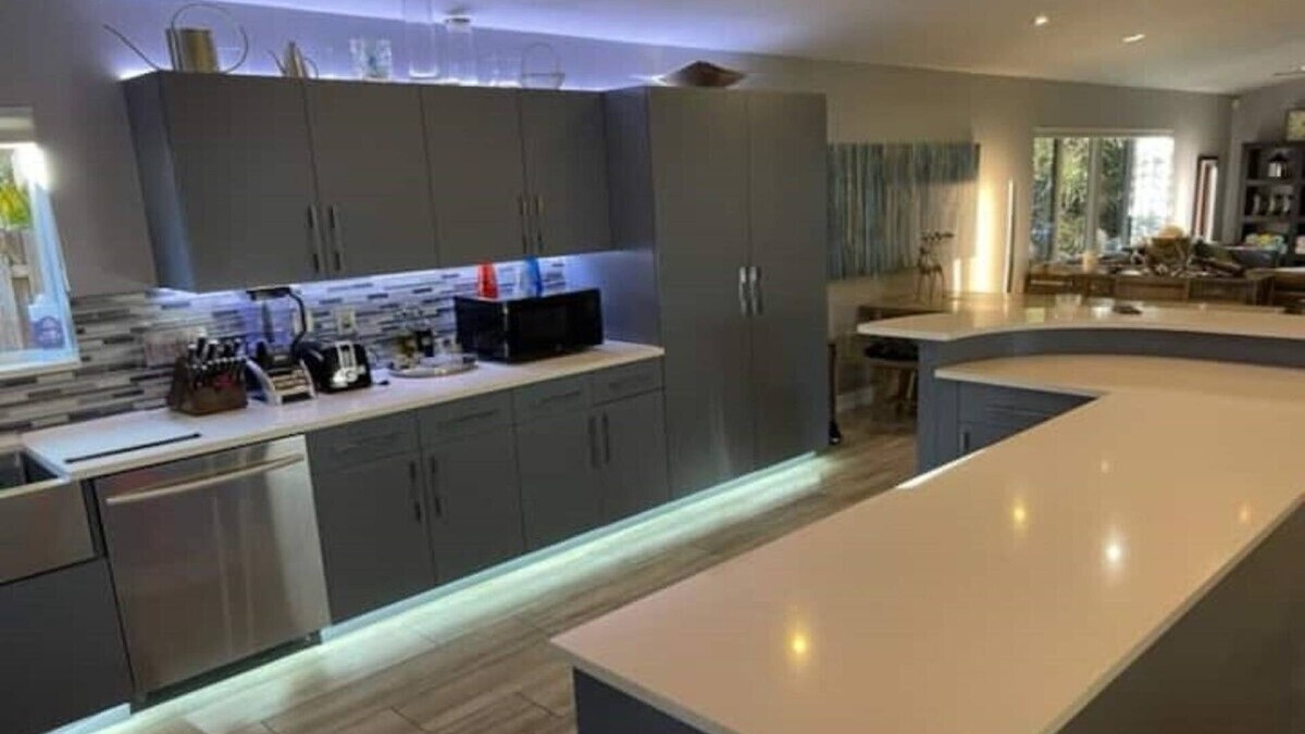 Oakland Park House | Entire Pool House Close to Beach