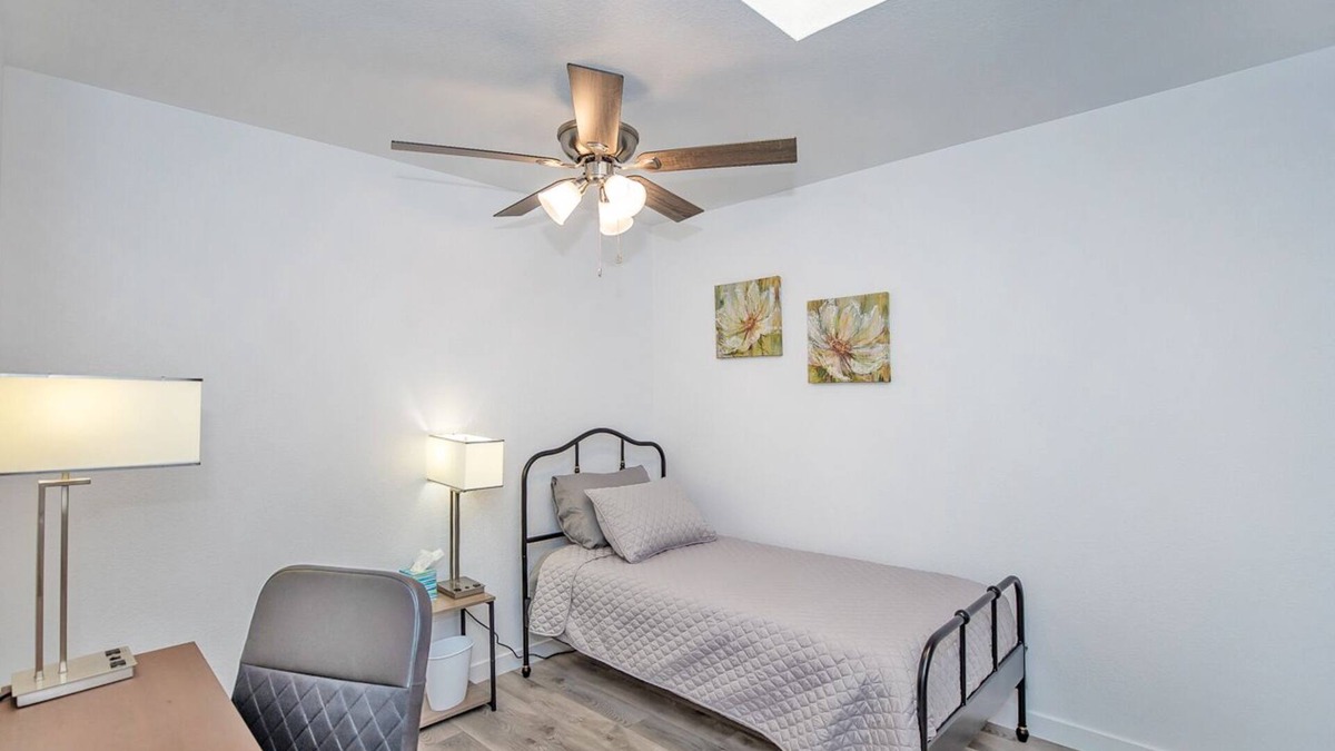 Yuma Corona Condo | Entire - Pristine & Modern Condo