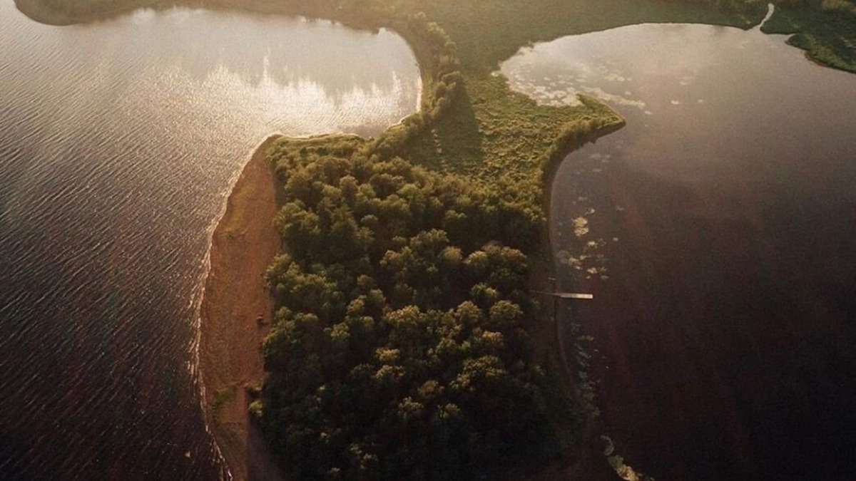 Maugerville House | Entire Private Island: Lakehouse - 6 Bedrooms up to 12 guests w/ 2 hot tubs