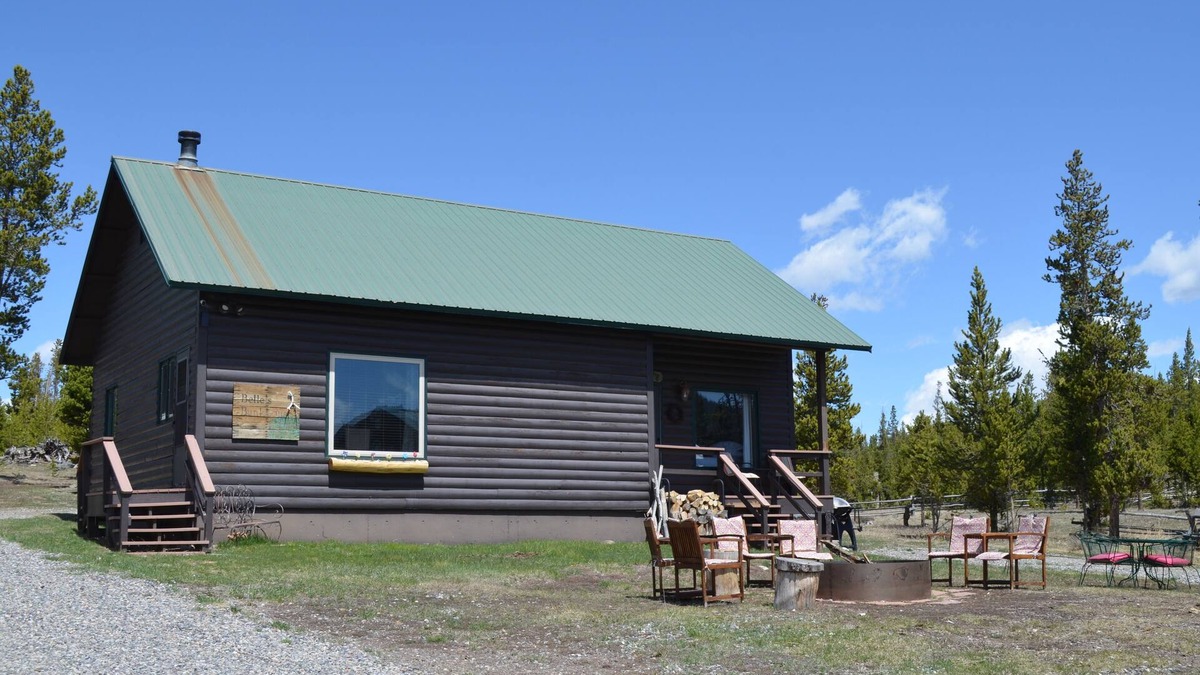 Dubois Cabin | Entire rustic cabin on Union Pass hosted by Tanya
