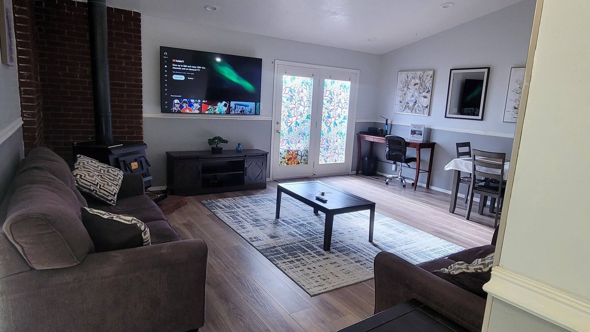 West Wendover Condo | Entire Townhouse 1 Car Garage +Jacuzzi