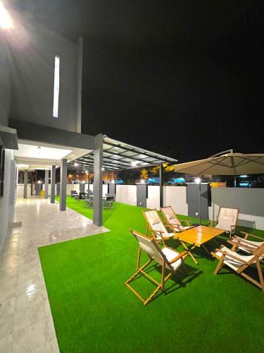 Sitiawan Apartment | Entire Vacation Home with landscape garden