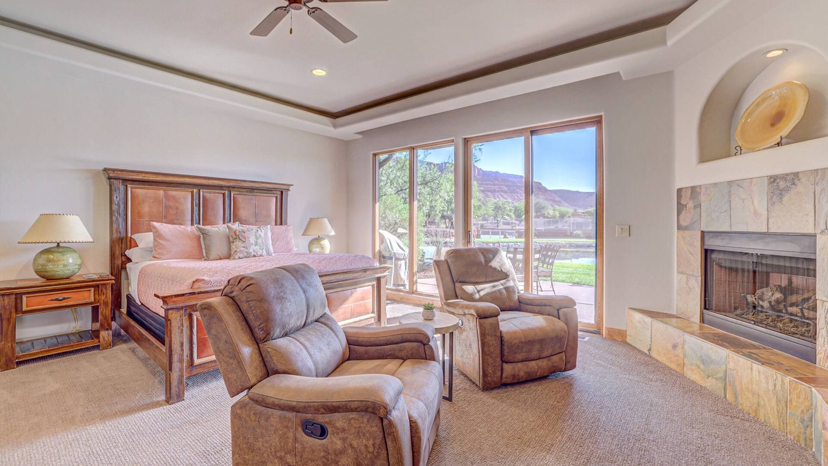 St. George Villa | Entrada Waterside Studio Villa w/Kitchenette & Private Garage