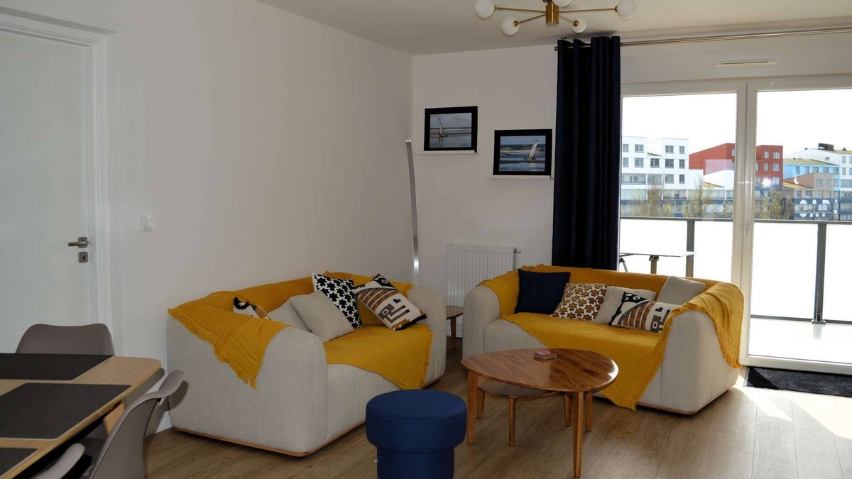 Courseulles-sur-Mer Apartment | Entre Plage et Ports : Le 49 - Avec Balcon