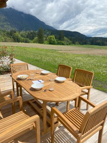 Hermagor-Pressegger See Apartment | Entspannen im Holzchalet mit Panoramablick, Ruhe und Infrarotsauna