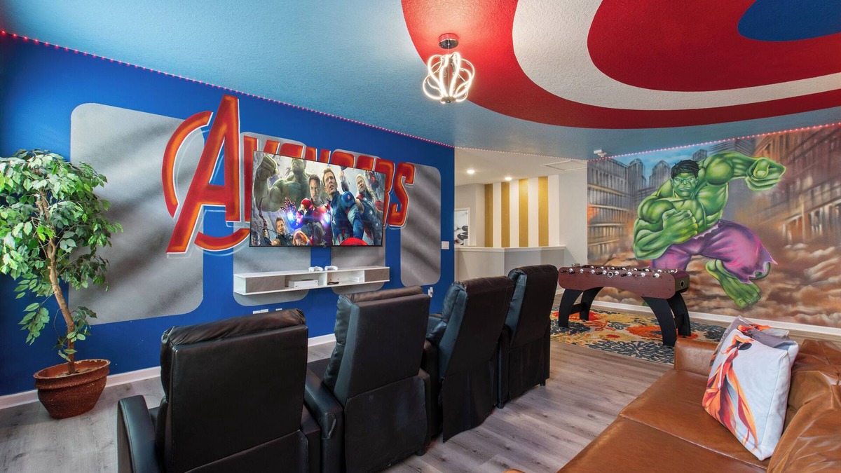 Kissimmee House | Epic 12BR Disney-Theme Lakefront Villa | Sleeps 30