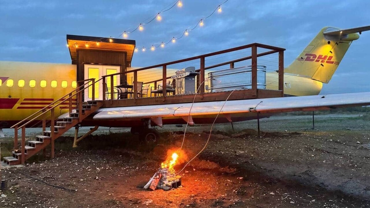 Houston House | Epic Alaskan Airplane Home DC-9