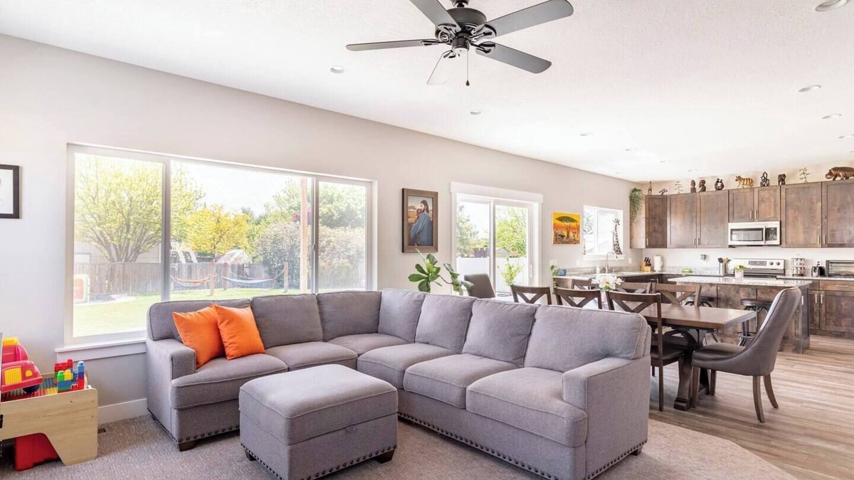 American Fork House | Epic Backyard w/Pickleball, Playground, Hammocks, & Mountain Views