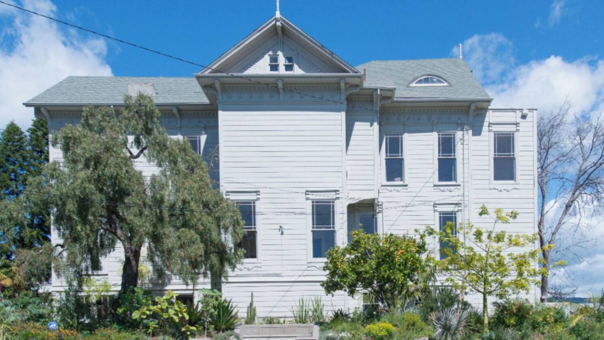 Oakland House | Epic, gorgeous, huge historic, Victorian mansion - easily sleeps 40+