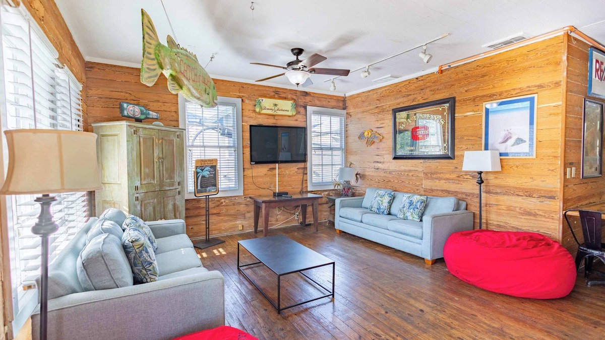Historic Seaport Apartment | Epic Location Near Duval, Private Hot Tub, Parking