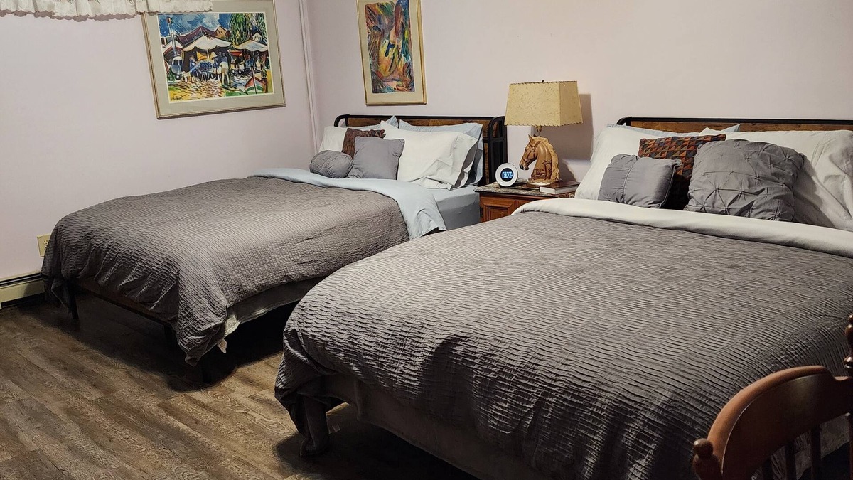 Winamac Hotel | EQUESTRIAN ROOM Individual Rental