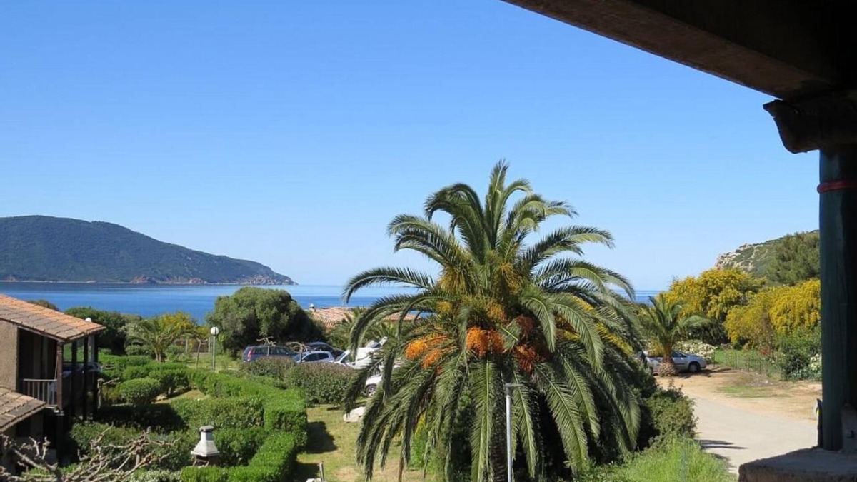 Residences du Golfe de Lava Apartment | Erbalunga 80m from the Beach – Sea and Mountain View, Private Terrace, Air Conditioning and Wi-Fi